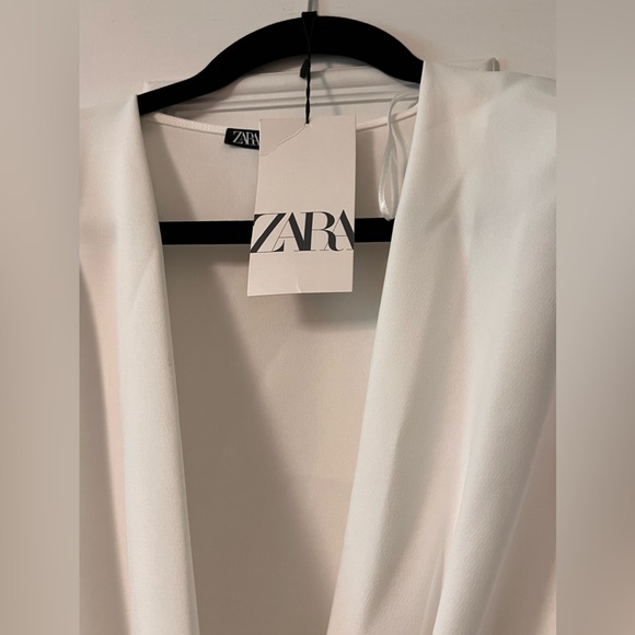 White Draped Top Figure Flattering Style NWT Size XL - Picture 5 of 8